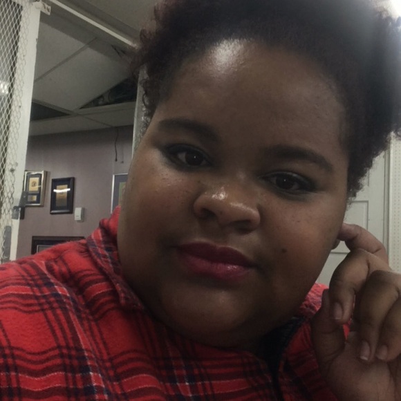 Meet your Posher, Aqeelah - Picture 1 of 1